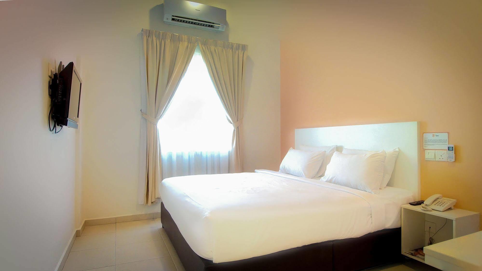 G Inn George Town Exterior foto